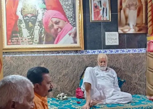 MP : मैहर के प्रधान पुजारी पंडित देवी प्रसाद नहीं रहे, दिल्ली के एम्स में ली अंतिम सांस