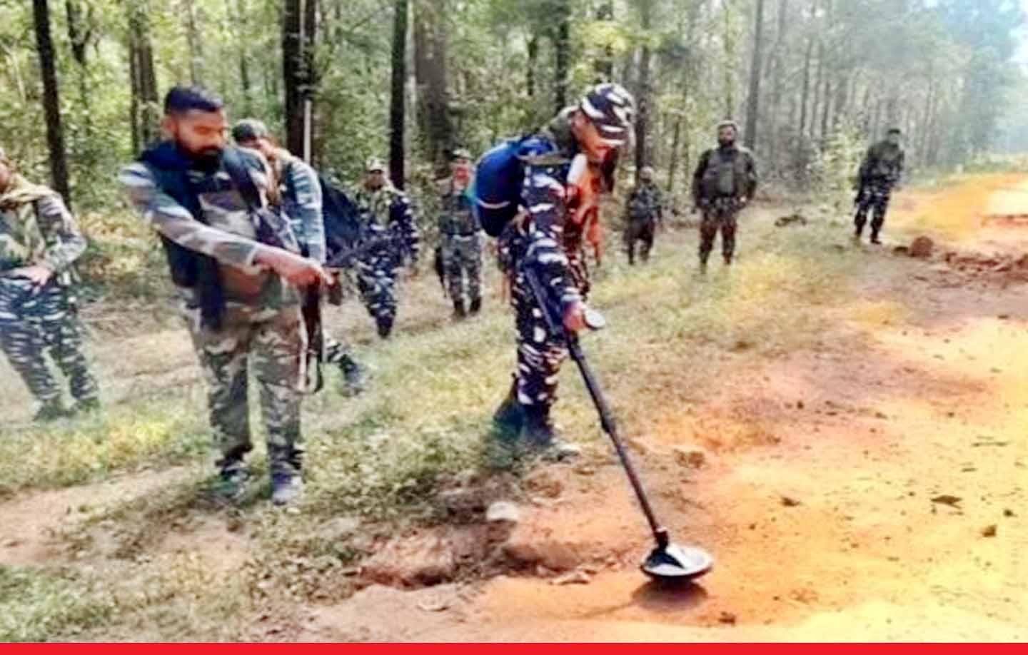 छत्तीसगढ़ के धमतरी में IED ब्लास्ट, CRPF की टीम को बनाया निशाना