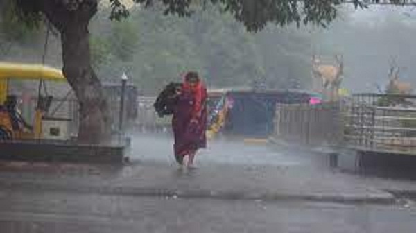 MP में हो रही बारिश से बढ़ी ठंड, सागर, डिंडौरी में स्कूलों का समय बदला, जबलपुर सहित 6 संभाग में गिरेगा पानी