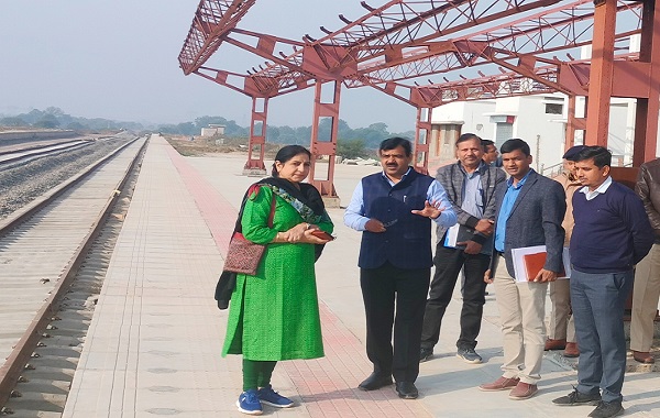 WCR जीएम ने सतना-पन्ना नई रेललाइन परियोजना के कार्यो व सतना रेलवे स्टेशन के पुनर्विकास कार्यों का किया निरीक्षण, दिये निर्देश