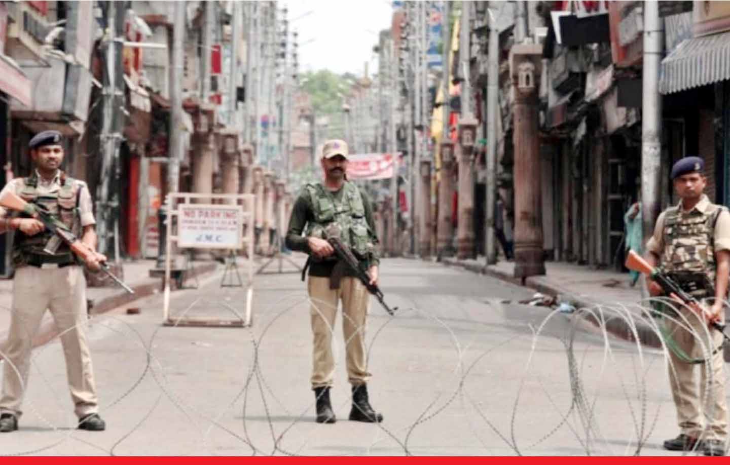 जम्मू-कश्मीर के बारामूला में आतंकी हमला, रिटायर्ड पुलिस अधिकारी की गोली मारकर हत्या
