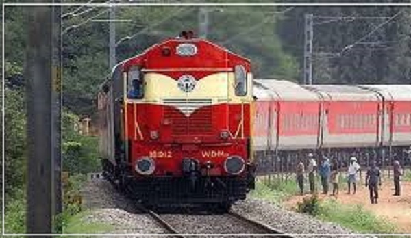 Rail News: दो जोड़ी एक्सप्रेस ट्रेनों का घंसौर एवं केवलारी स्टेशन पर मिली ठहराव की सुविधा