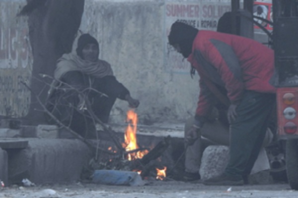 समूचा बिहार कोहरे में ढंका, कड़ाके की ठंड जारी, पटना में आठवीं तक की कक्षाएं बंद