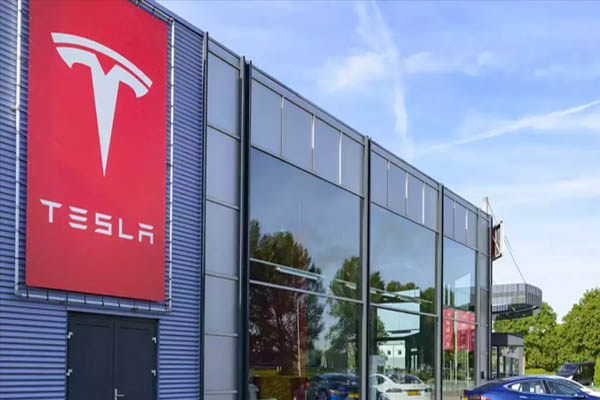 टेस्ला कंपनी ने वापस मंगाए 4000 से अधिक वाहन, गाडिय़ों में आई बड़ी समस्या
