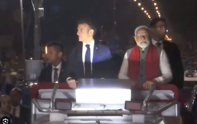 फ्रांस के राष्ट्रपति जयपुर पहुंचे, गलियों में की शॉपिंग, मोदी ने राम मंदिर का मॉडल भेंट किया, फिर दोनों ने किया रोड शो