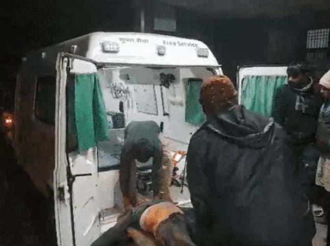 बिहार: सड़क हादसे में 5 लोगों की मौत, रोड किनारे खराब गाड़ी को बनवा रहे थे, पीछे से हाइवा ने मारी टक्कर