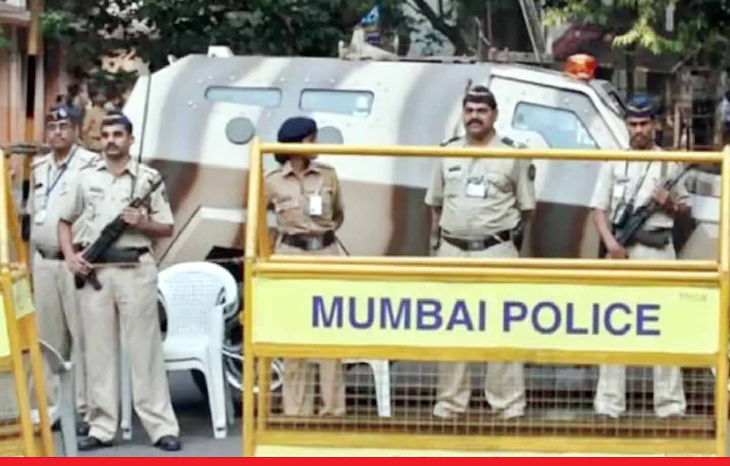मुंबई ट्रैफिक पुलिस कंट्रोल रूम को 6 इलाकों को बम से उड़ाने की मिली धमकी