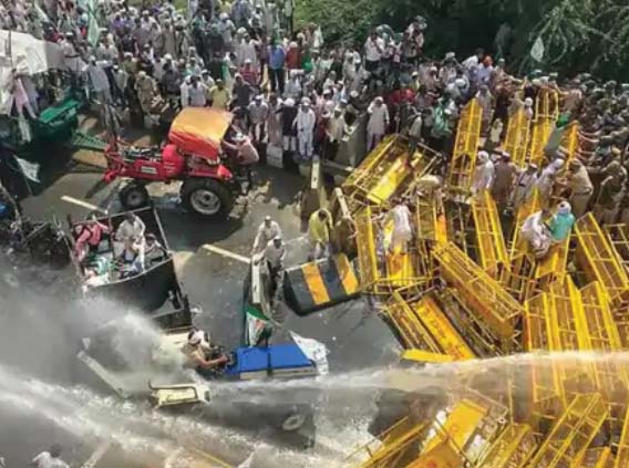 किसान-पुलिस में संघर्ष, पंजाब-हरियाणा के शंभू बॉर्डर पर पुलिस ने ड्रोन से आंसू गैस के गोले छोड़े