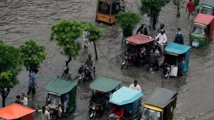 Pakistan: भारी बारिश ने मचाई आफत, 22 बच्चों समेत 35 की मौत, कई घर बहे