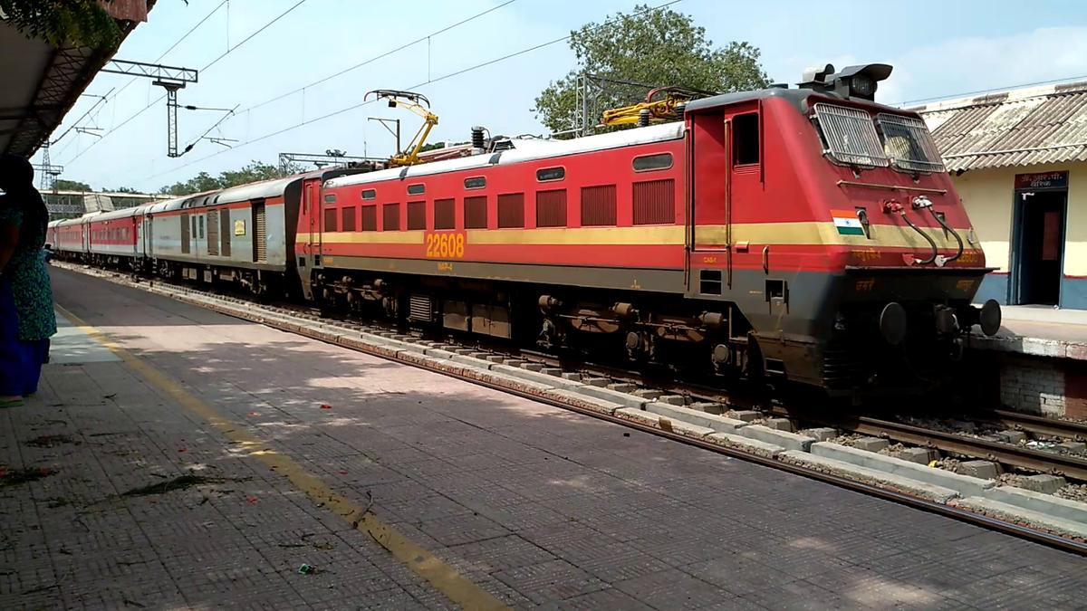 बिना टिकट यात्रियों की खैर नहीं, जबलपुर रेल मंडल ने नए वर्ष के दूसरे माह में पकड़े 50 हजार से अधिक अनियमित रेलयात्री