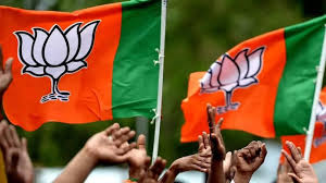 गुजरात : लोस चुनाव से पहले बीजेपी को झटका, वडोदरा और साबरकांठा सीट से उम्मीदवारों ने चुनाव नहीं लडऩे की जताई इच्छा