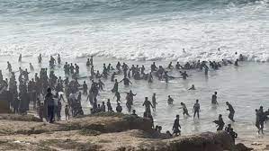 गाजा में समुद्र में गिरे फूड पैकेट, 12 लोग डूबे, बंडलों को निकालने के लिए पानी में उतरे थे फिलिस्तीनी