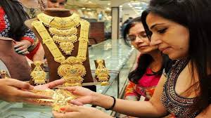 एक ही दिन में सोना 1700 महंगा हुआ, 10 ग्राम की कीमत 68964 पहुंची, इस साल 3 महीने में 5662 रुपए का उछाल