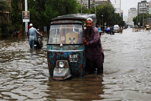 पाकिस्तान में भीषण बारिश से मची तबाही, 39 की मौत, बलूचिस्तान में आपातकाल घोषित