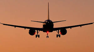 डीजीसीए का विमान कंपनियों को निर्देश, 12 वर्ष से कम के बच्चों को माता-पिता के पास दी जाए सीट