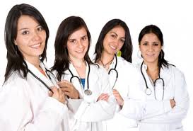 महिला डॉक्टरों से कराएं इलाज, मरीजों के जीवित रहने की संभावना अधिक, रिपोर्ट में दावा