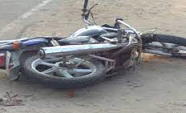 जबलपुर: आमने-सामने से हुई भिड़ंत में मोटर साइकलों के परखच्चे उड़े, एक की मौत, दूसरा गंभीर
