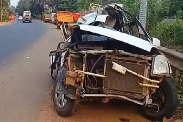 केरल में बड़ा हादसा : कार और लॉरी में जबरदस्त भिड़ंत, एक ही परिवार के 5 सदस्यों की मौके पर मौत