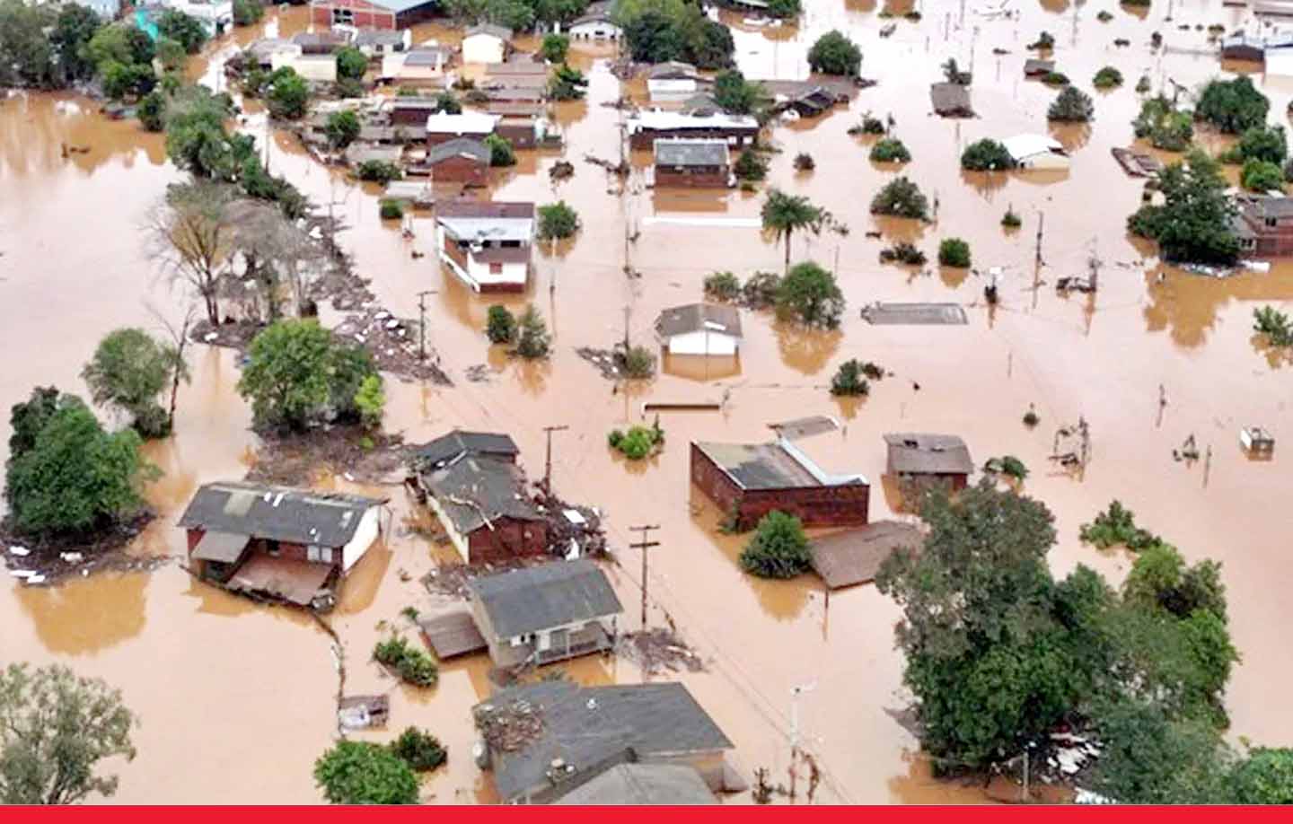 ब्राजील में आई बाढ़ से कई इलाकों में जन-जीवन पूरी तरह अस्त-व्यस्त, अब तक 56 लोगों की मौत