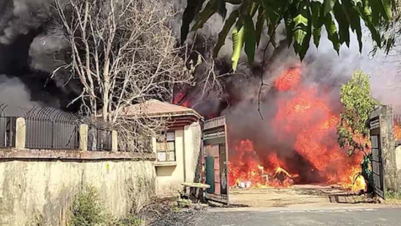 झारखंड: बीएसएनएल के सर्किल स्टोर में लगी भीषण आग, मची अफरातफरी, करोड़ों का नुकसान