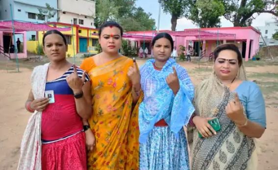 एमपी में दोपहर 3 बजे तक 54.09 प्रतिशत वोटिंग, राजगढ़ सीट पर सबसे अधिक 63.69 प्रतिशत मतदान, मुरैना में दबंगों ने जला दिए घर