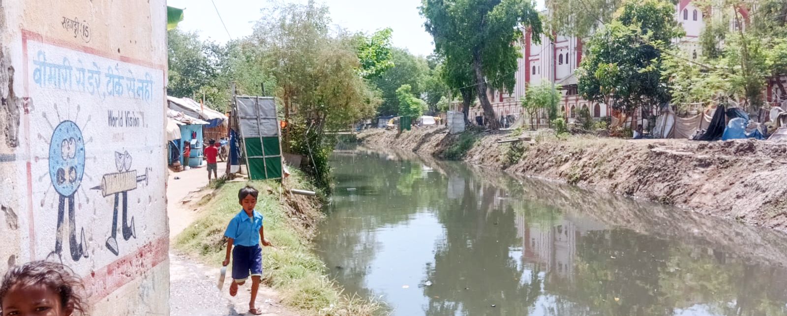 क्यों ठहर जाता है स्लम बस्तियों में विकास का पहिया?