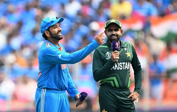 T20 World Cup: पाकिस्तान ने टॉस जीतकर पहले गेंदबाजी चुनी, ये है दोनों टीमों की प्लेइंग 11