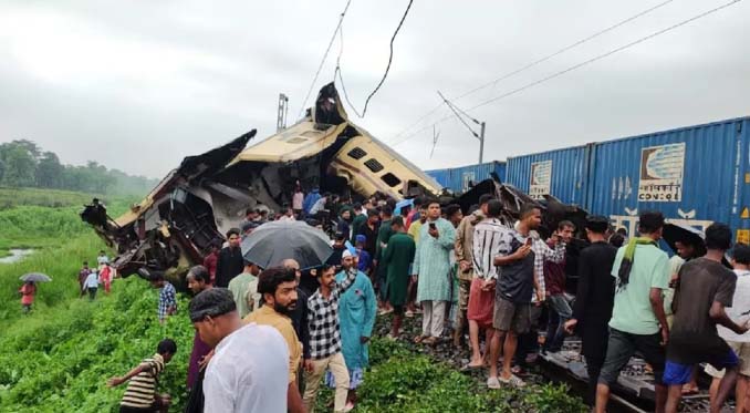 मालगाड़़ी का लोको पायलट 4 रात से सोया नहीं था, कंचनजंगा एक्सप्रेस एक्सीडेंट पर सवाल