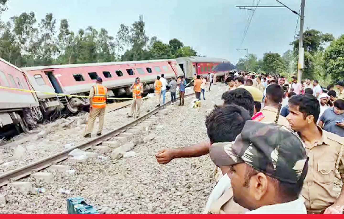 चंडीगढ़: डिब्रूगढ़ एक्सप्रेस हादसे के बाद दर्जनभर ट्रेनें हुई निरस्त, कई के रूट बदले