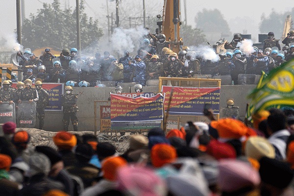 Haryana: फिलहाल नहीं खुलेगा शंभू बॉर्डर, सुप्रीम कोर्ट ने किसानों से वार्ता के लिए कमेटी बनाई