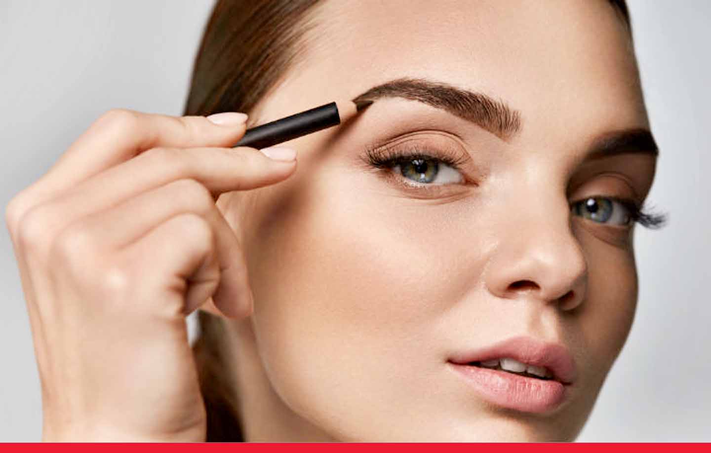 पाना चाहते हैं काली और घनी Eyebrow? फॉलो करें ये टिप्स