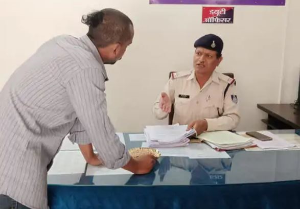 JABALPUR: मंगाया था चना पुलाव, भेज दिया चिकन पुलाव, ओमती थाना पहुंचे युवक ने कहा कि जानबूझकर की गलती..!