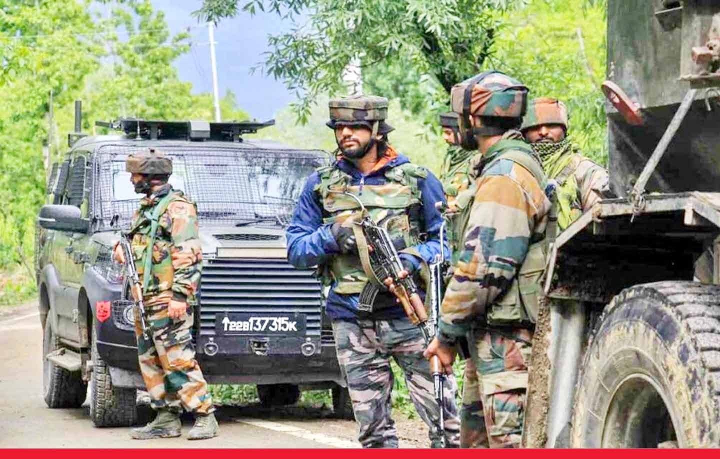 जम्मू-कश्मीर: सुरक्षाबलों और आतंकियों के बीच मुठभेड़, सेना के 3 जवान घायल