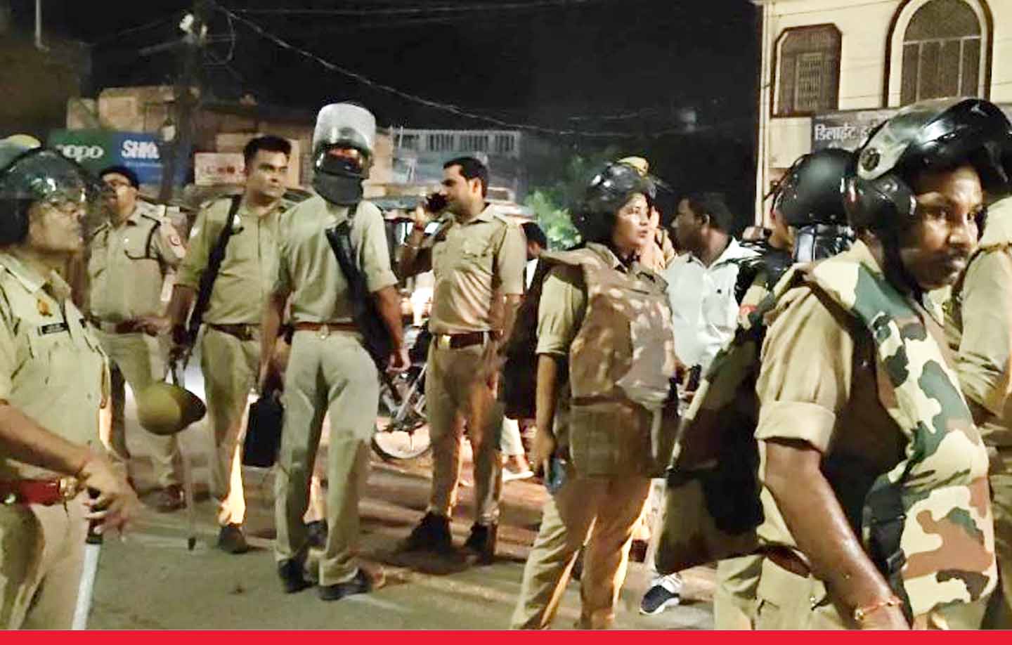 बुलंदशहर: नमाज के बाद बवाल, पुलिस पर अचानक पथराव, इंस्पेक्टर घायल