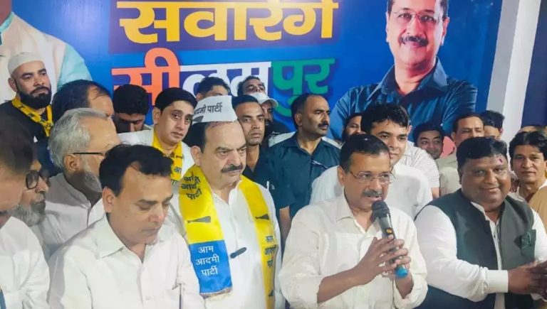 दिल्ली में कांग्रेस को लगा जोर का झटका, पांच बार विधायक रहे मतीन आप में शामिल