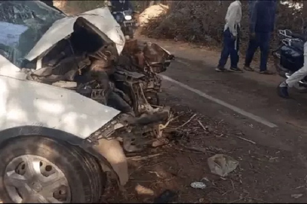 हरियाणा में तेज रफ्तार का कहर, कार पेड़ से टकराई, 2 युवक मरे, सगाई में आए थे 4 दोस्त