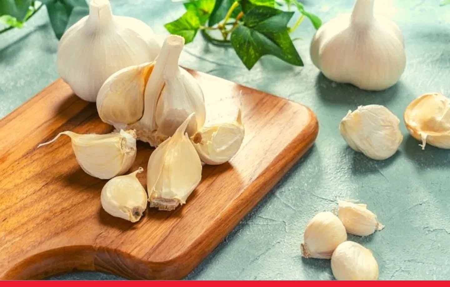 Garlic Benefits: सर्दियों में खाली पेट लहसुन खाना सेहत के लिए वरदान