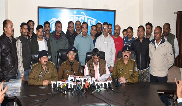 MP: जबलपुर पुलिस की बड़ी कार्रवाई, 14 बदमाशों से जब्त की गई 15 रिवाल्वर-पिस्टल, 18 कारतूस..!