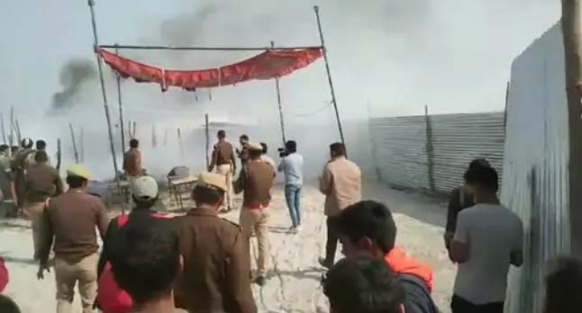 महाकुंभ के मेला क्षेत्र में फिर आग लगी, एक महीने में आग की पांचवीं घटना, आज भी जबरदस्त भीड़