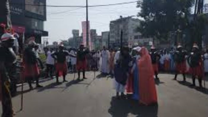 MP: जबलपुर में गुड फ्राइडे पर निकली क्रूस यात्रा, ईसाईयों ने निकाली यात्रा, की प्रार्थना