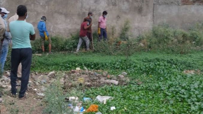 MP: जबलपुर में तालाब किनारे मिली युवक की क्षत-विक्षत लाश, टुकड़ों में बंट चुका था शरीर