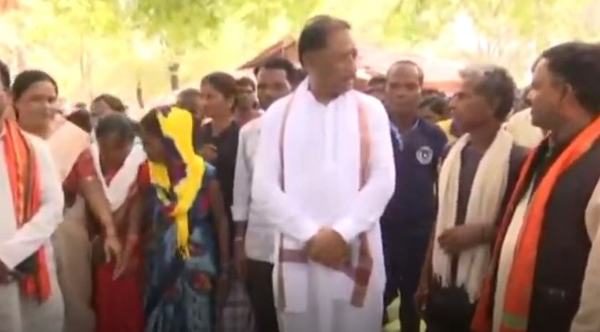 मुख्यमंत्री विष्णु देव साय का दंतेवाड़ा और बीजापुर में सरप्राइज दौरा, योजनाओं का लिया फीडबैक
