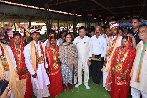 रायपुर: मुख्यमंत्री कन्या विवाह योजना के तहत 48 जोड़े परिणय सूत्र में बंधे