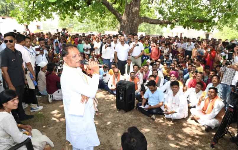 छत्तीसगढ़ : सीएम विष्णुदेव साय की अफसरों को दो टूक, कहा- काम करो या सस्पेंड होने के लिए तैयार रहो 