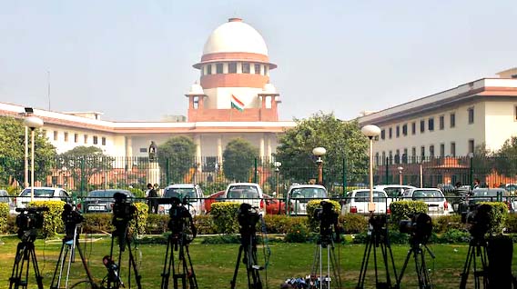 कोर्ट रूम में महिला जज को सरेआम गाली देनेवाले की सजा में रियायत देने से सुप्रीम कोर्ट ने किया इनकार!