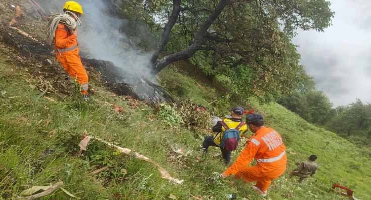 केदारनाथ धाम में हेलिकॉप्टर क्रैश, पायलट समेत सभी 7 लोगों की मौत, सीएम धामी ने जताया दुख