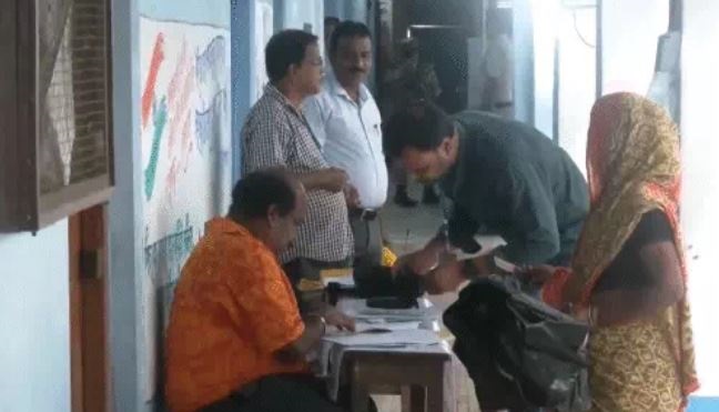 चार राज्यों की पांच विधानसभा सीटों पर उप-चुनाव, वोटिंग जारी