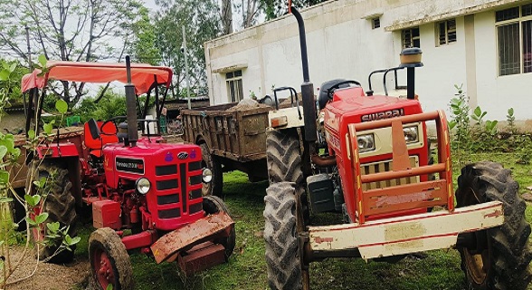 MP: जबलपुर में बिना नम्बर के ट्रैक्टरों से हो रही रेत चोरी, दो गिरफ्तार