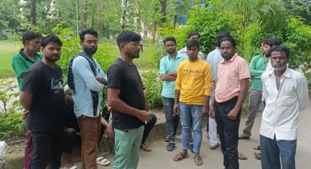 MP : सागर में आटो चालक को रोककर मारे चाकू, लडख़ड़ाते हुए थाना पहुंचा, अस्पताल पहुंचते ही दम तोड़ा..!