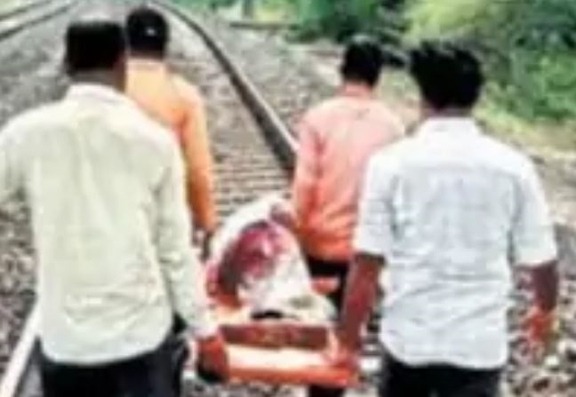 MP : जबलपुर में ट्रेन के सामने कूदकर  युवक-युवती के चीथड़े उड़े, प्रेम-प्रसंग का मामला..!